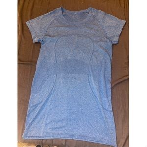 Lululemon shirt size 6